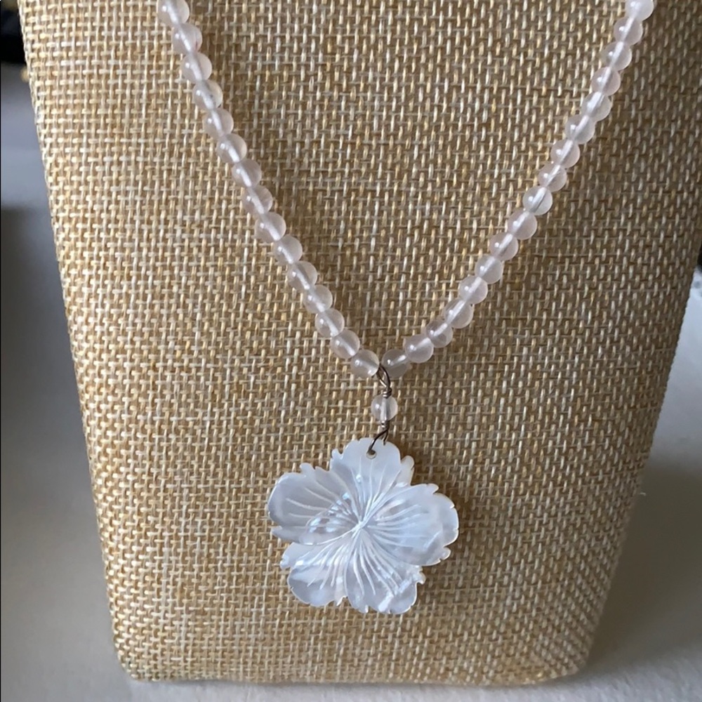 Mother of Pearl Etched Flower necklace